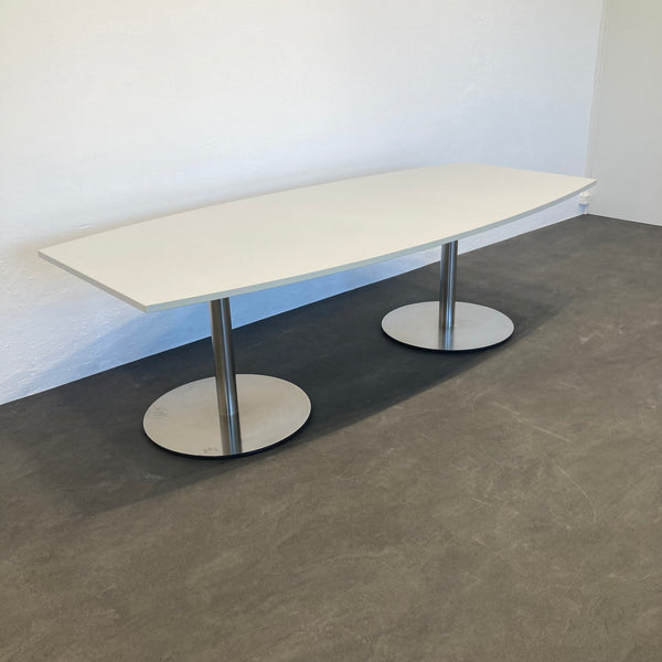 Hund Büromöbel Varicon Besprechungstisch Bootsförmig