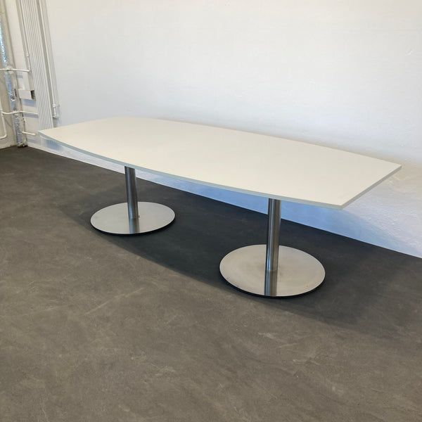 Hund Büromöbel Varicon Besprechungstisch Bootsförmig