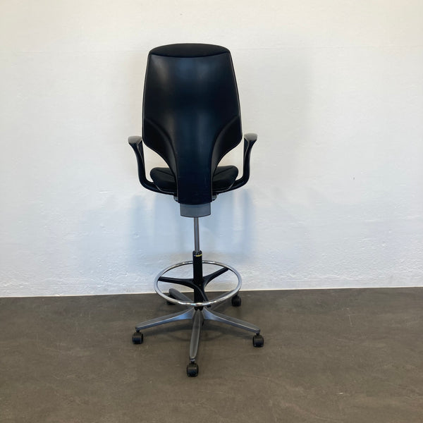 Giroflex G64 Counter Drehstuhl schwarz gemustert mit Armlehnen