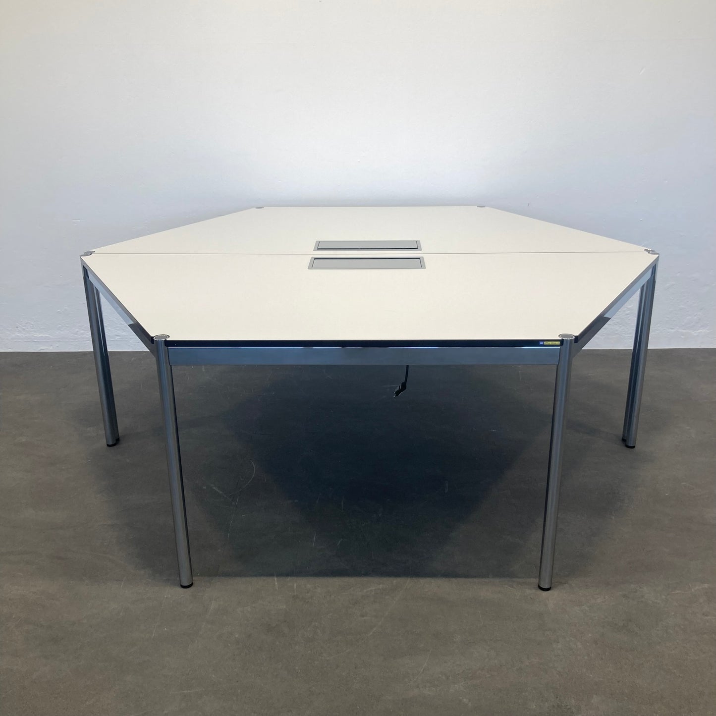 USM Haller Classic Doppel-Trapez-Sitzungstisch 2000 x 1740 mm - 6039916