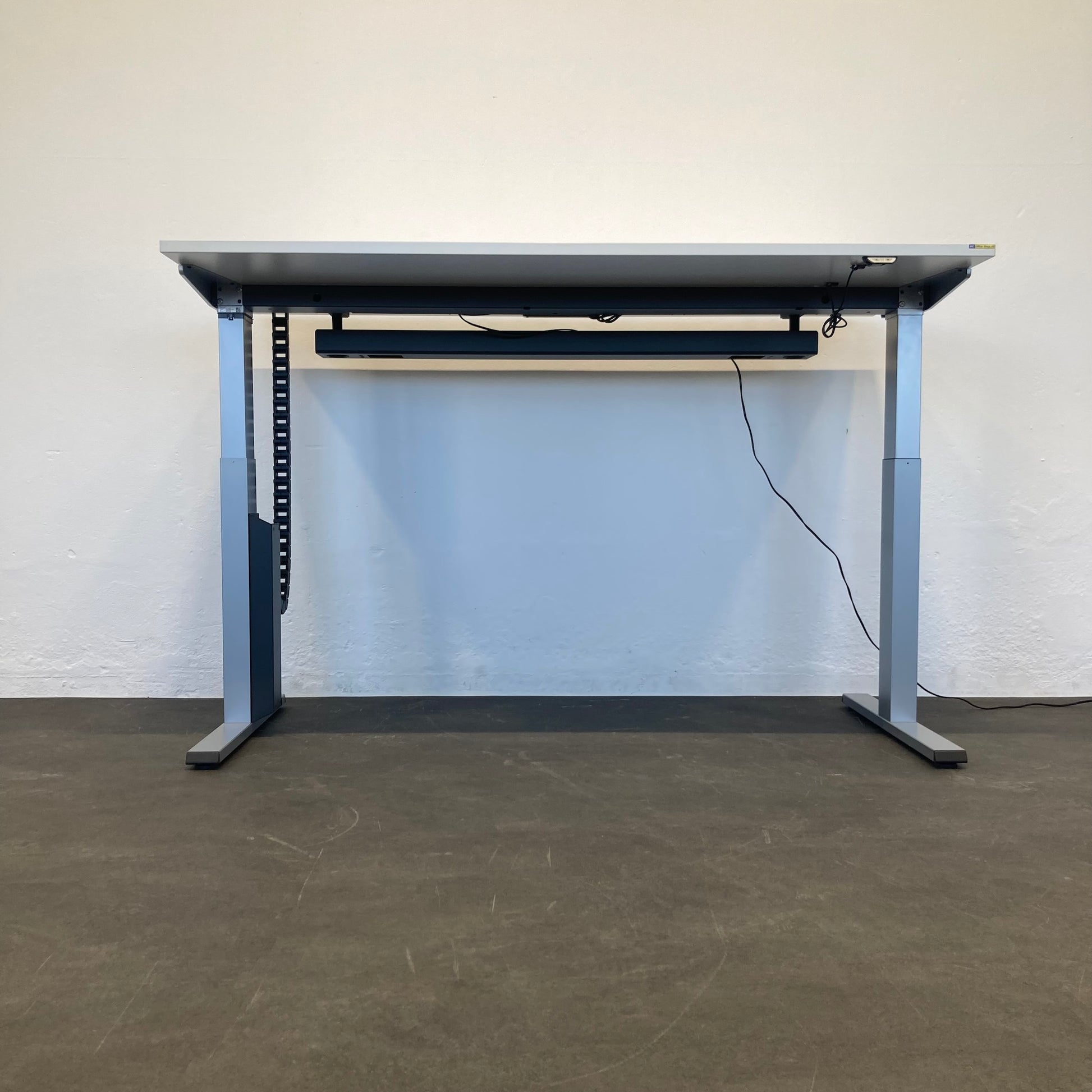 Steelcase Solo Sitz-Steh Schreibtisch von unten