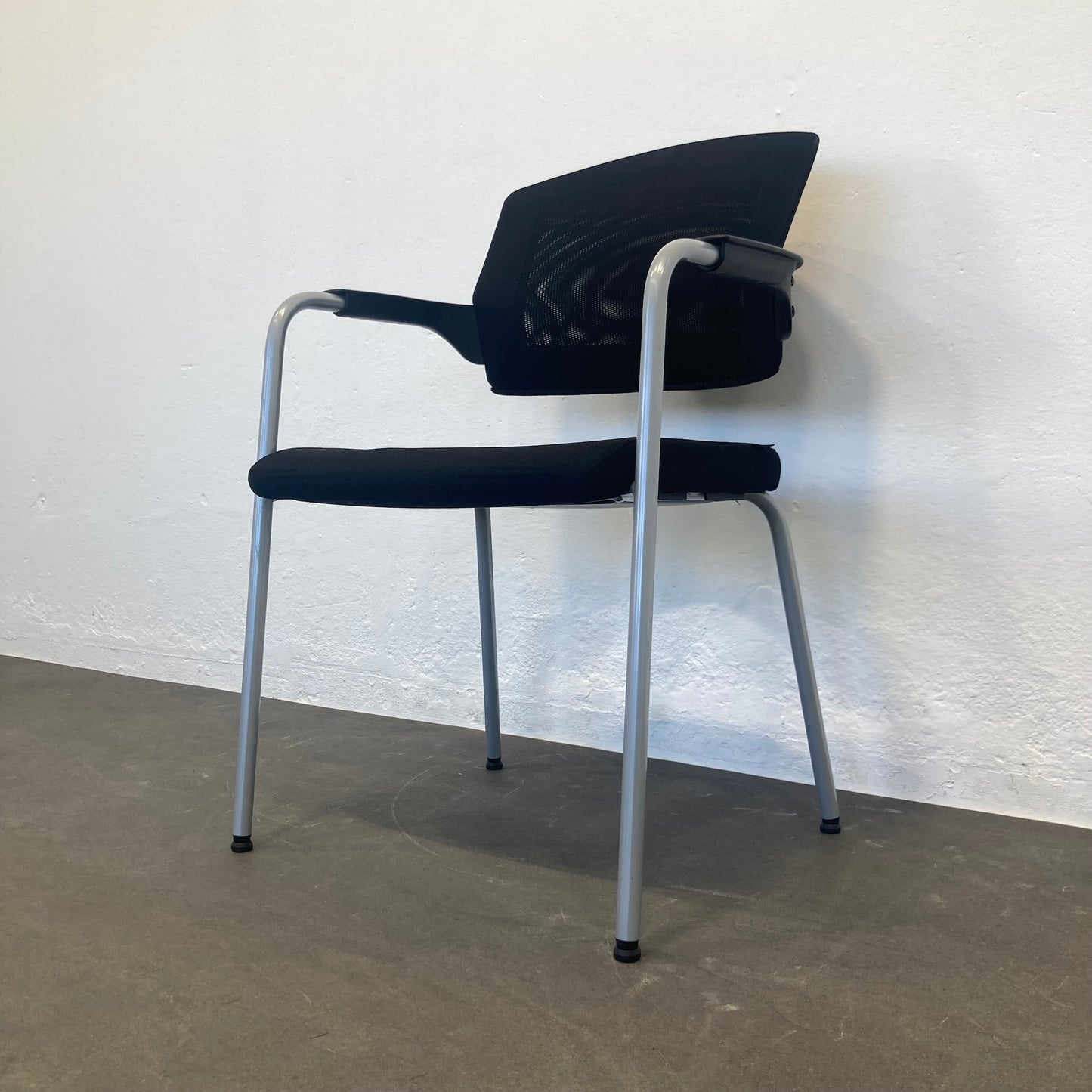 Sitag EL100 Besucherstuhl Ansicht von links unten - 6039933