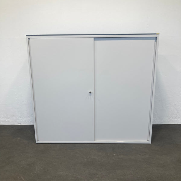Lista Office LO Storage Schiebetür-Aktenschrank 4-OH mit Akustikrückwand - Weiss - mit Schlüssel