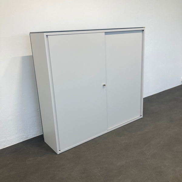 Lista Office LO Storage Schiebetür-Aktenschrank 4-OH mit Akustikrückwand - Weiss - mit Schlüssel