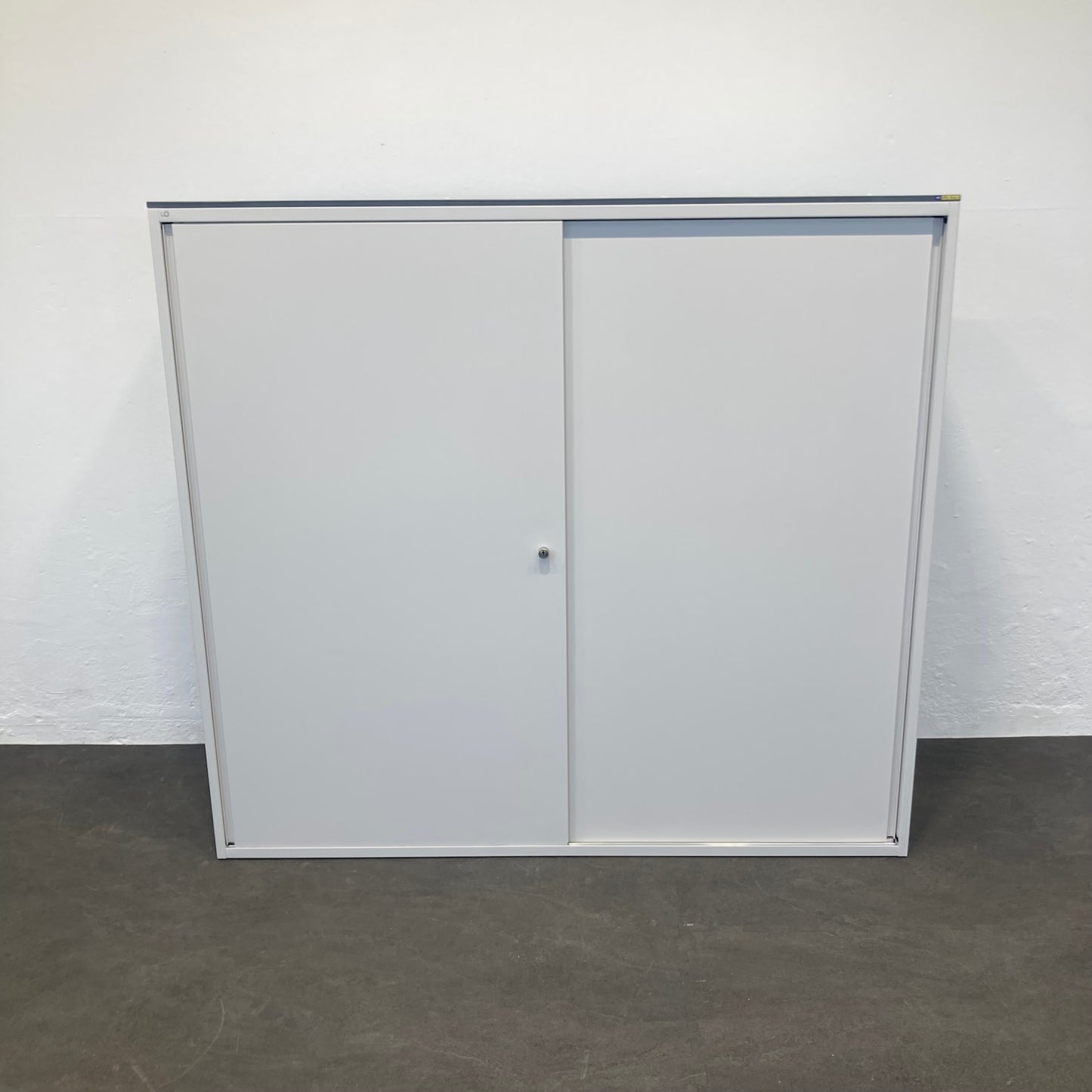 Lista Office LO Storage Schiebetür-Aktenschrank Metall Weiss mit Akustik-Rückwand - 6039947