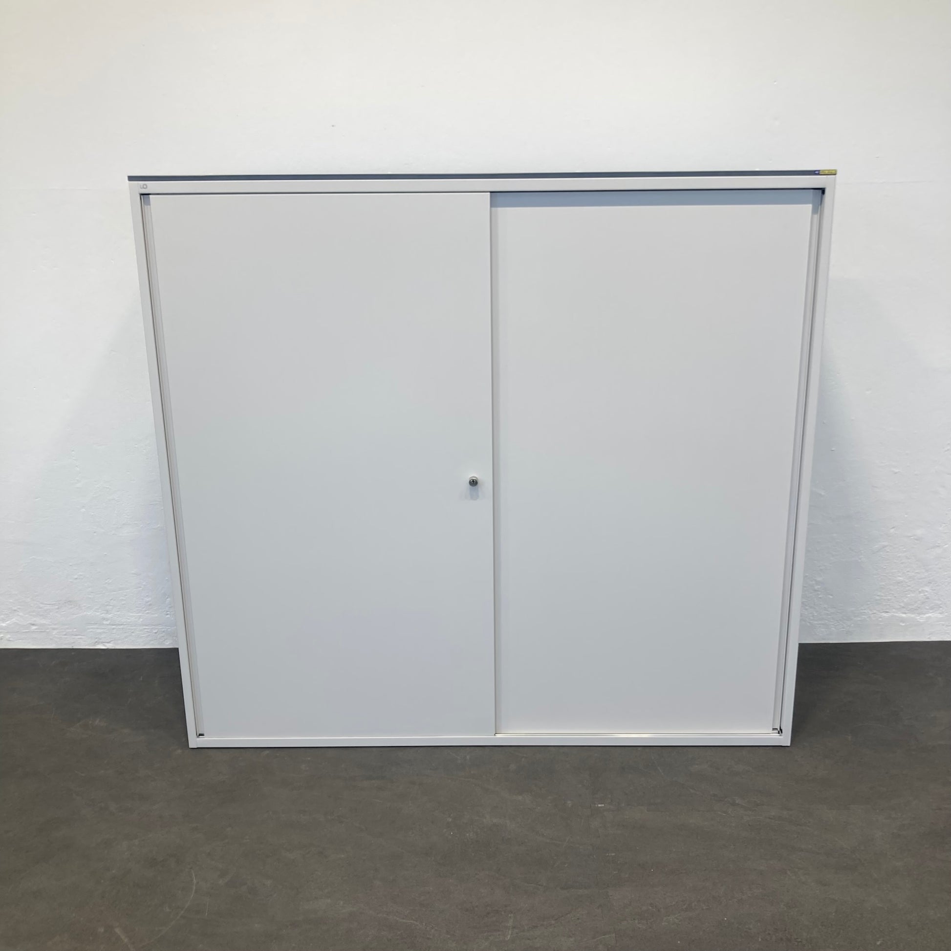 Lista Office LO Storage Schiebetür-Aktenschrank Metall Weiss mit Akustik-Rückwand - 6039947