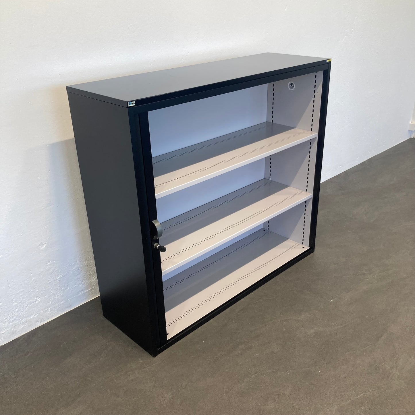 Lista Office Storage Lateralschrank mit 2 Fachböden - 6039960