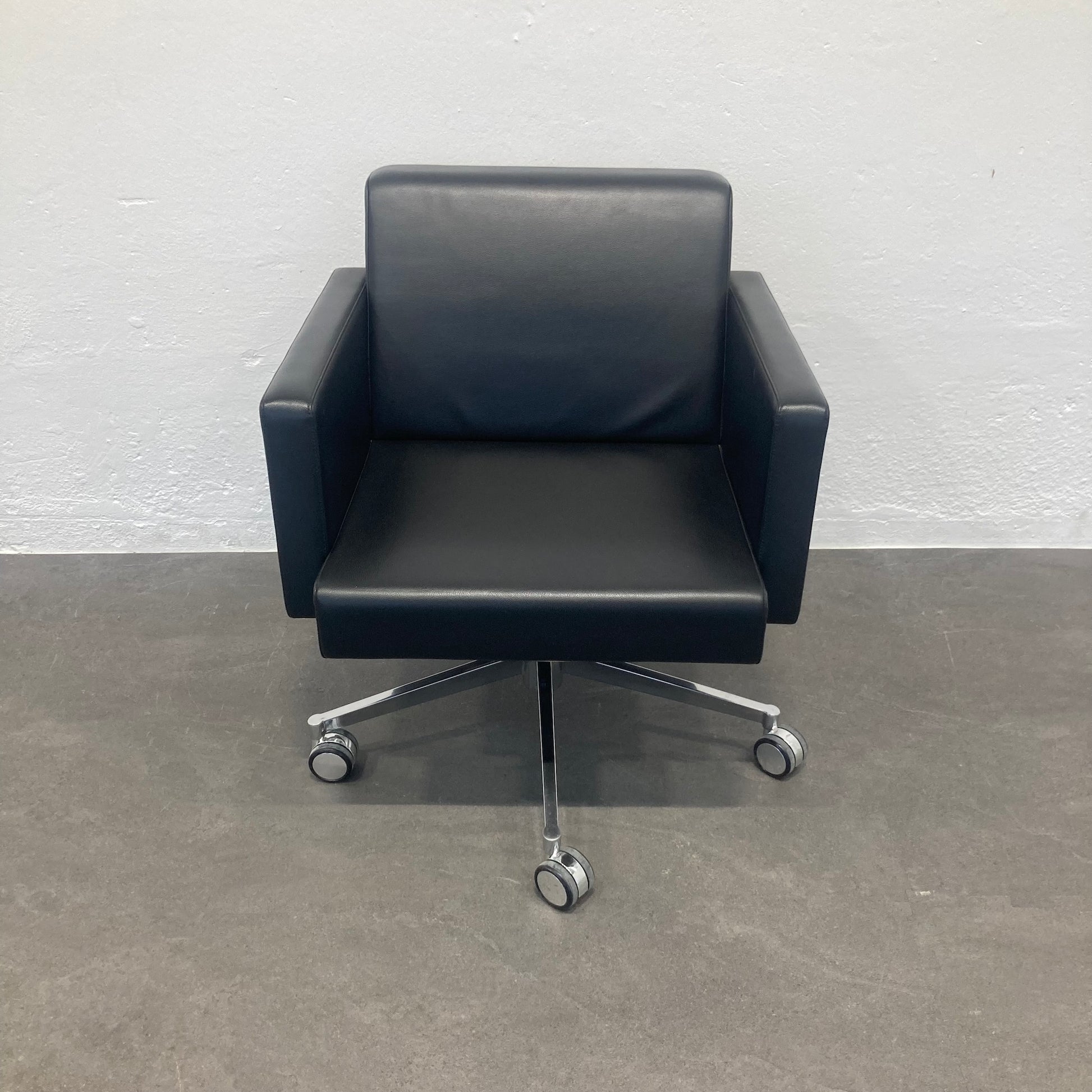 Poltrona Frau Exclusiv Dreh-Sessel aus Leder Schwarz - 6039962