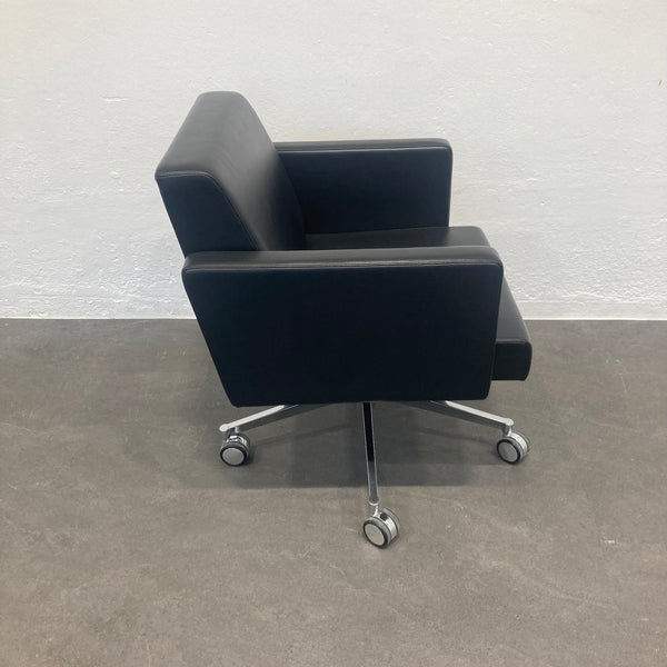 Poltrona Frau Exclusiv Dreh-Sessel auf Rollen