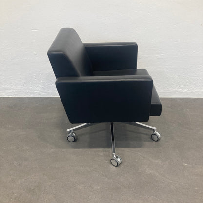 Poltrona Frau Exclusiv DrehSessel mit verchromten Fusskreuz - 6039962
