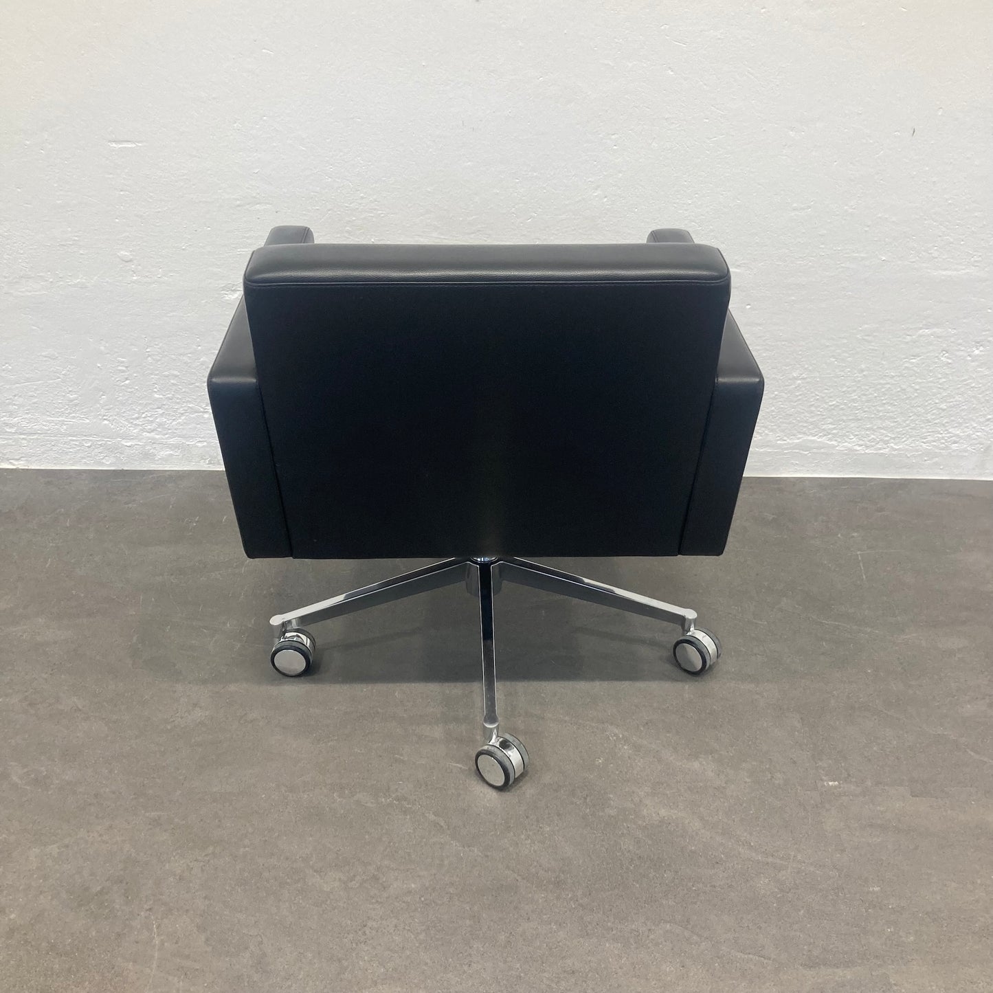 Poltrona Frau Exclusiv Dreh-Sessel Ansicht von hinten - 6039962