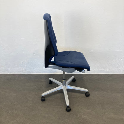 Giroflex G64 Bürodrehstuhl mit silbergrauem Fusskreuz  - 6039975