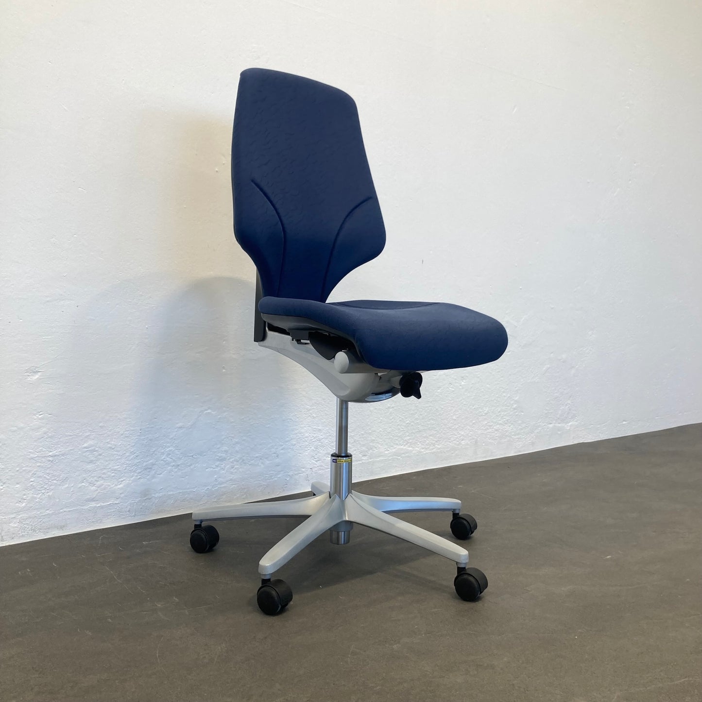 Giroflex G64 Bürodrehstuhl seitliche Ansicht Mechanik - 6039975