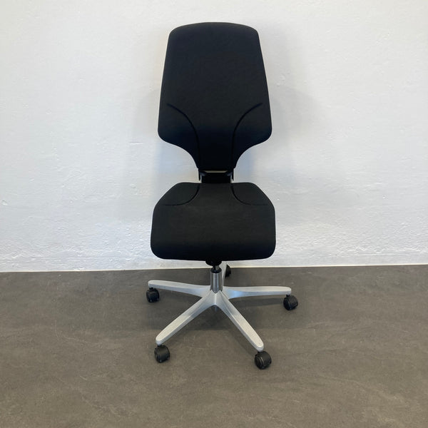 Giroflex G64 Bürodrehstuhl schwarz gemustert ohne Armlehnen