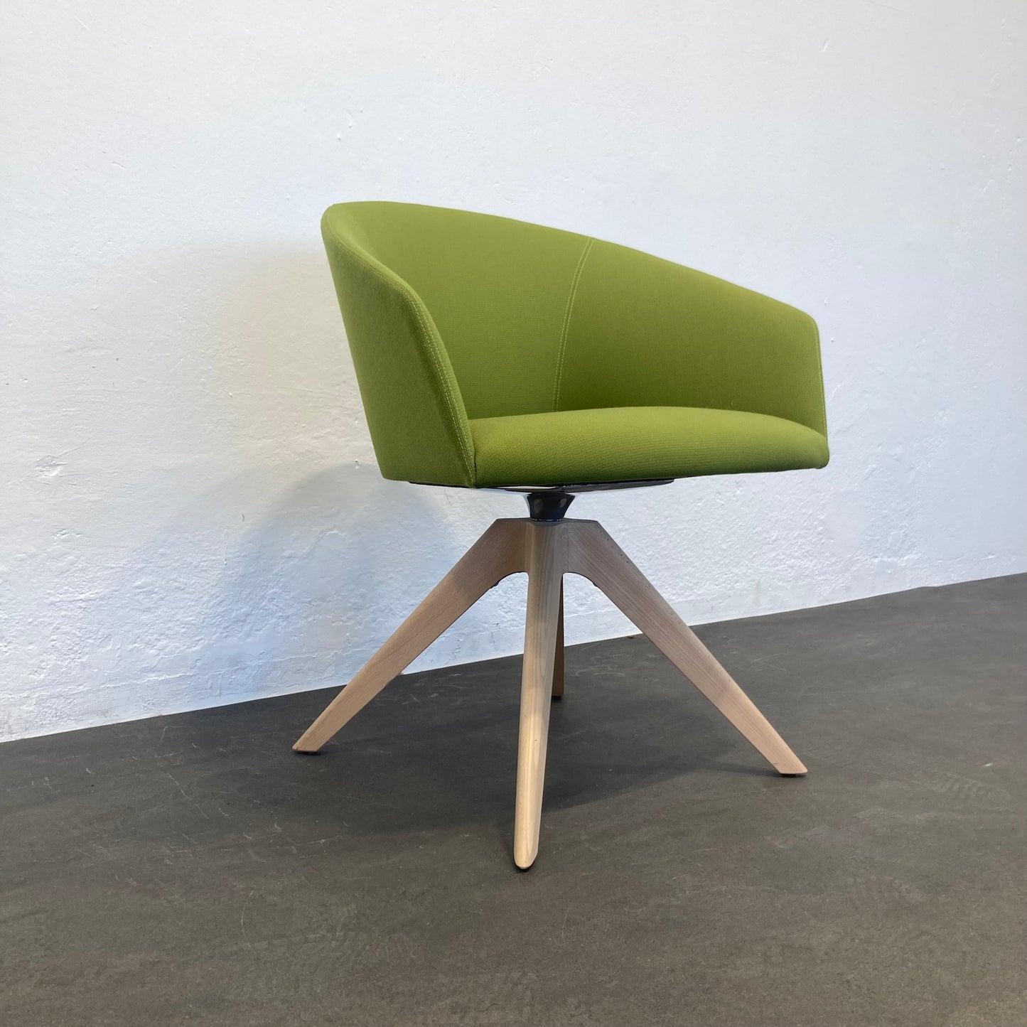 Andreau World Brandy SO2997 Armchair seitliche Ansicht von unten links - 6039994