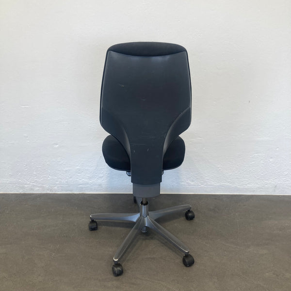 Giroflex G64 Bürodrehstuhl ohne Armlehnen - Schwarz gemustert