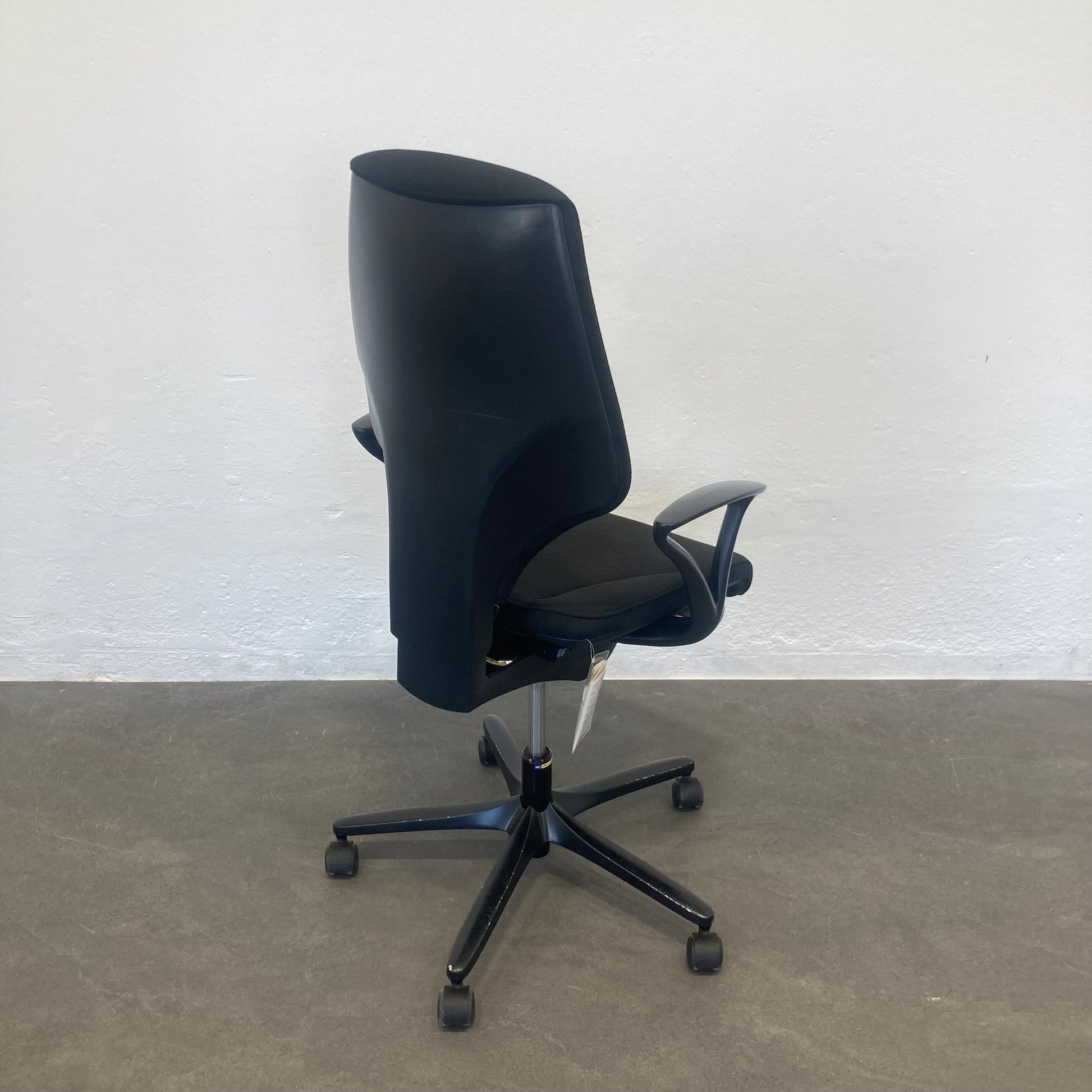Giroflex G64 Bürodrehstuhl mit Rückenlehne - 6040012