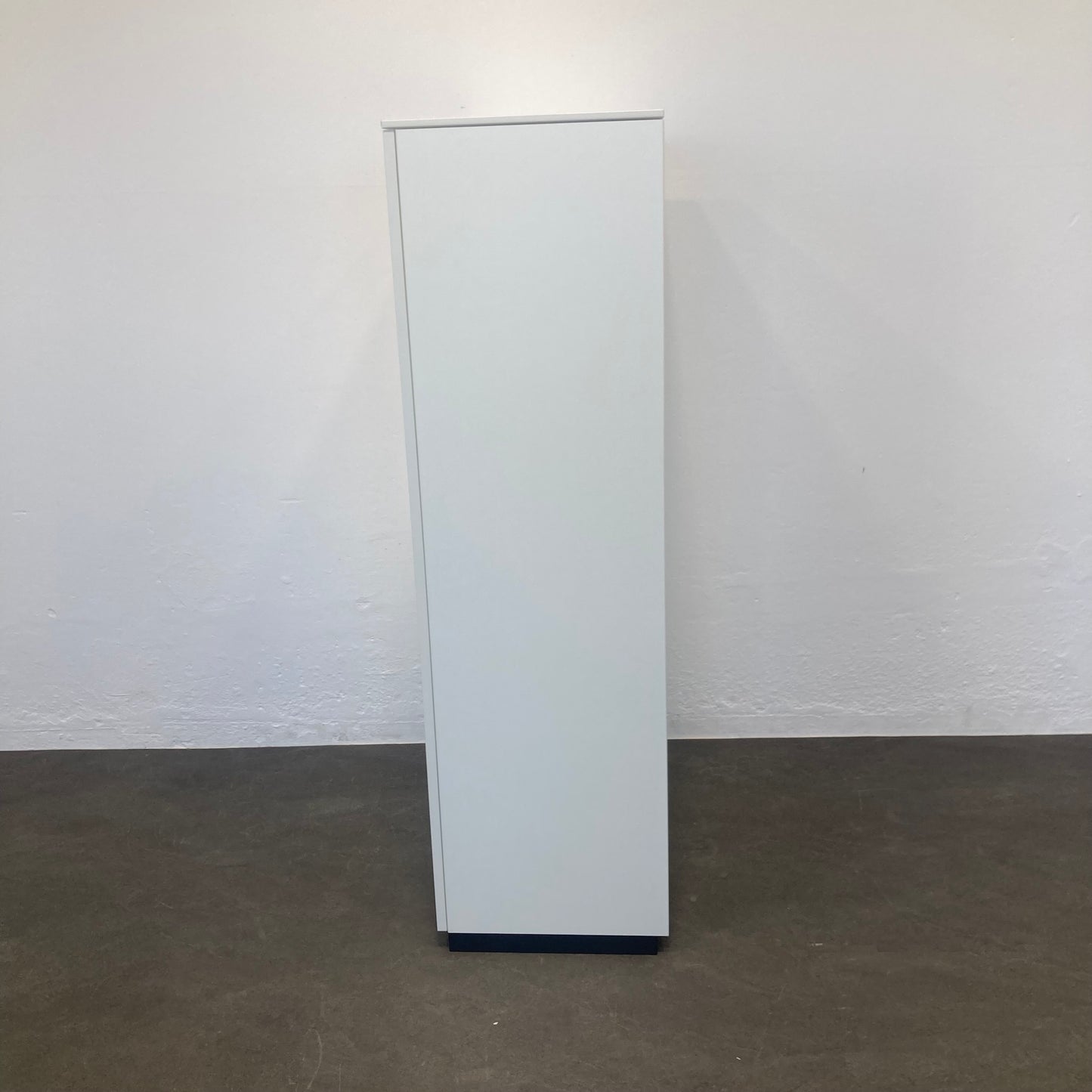 Bene Cube Flügeltür-Aktenschrank seitliche Ansicht - 6040020