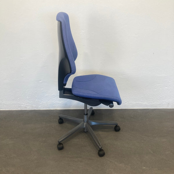 Giroflex G64 Bürodrehstuhl ohne Armlehnen - Hellblau gemustert