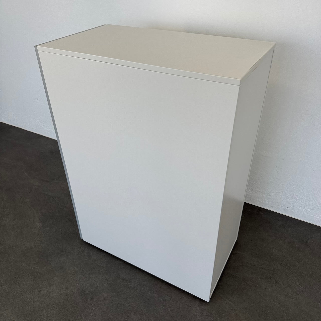 Steelcase Apothekerschrank Öffnung links Ansicht von der Seite - 6040025