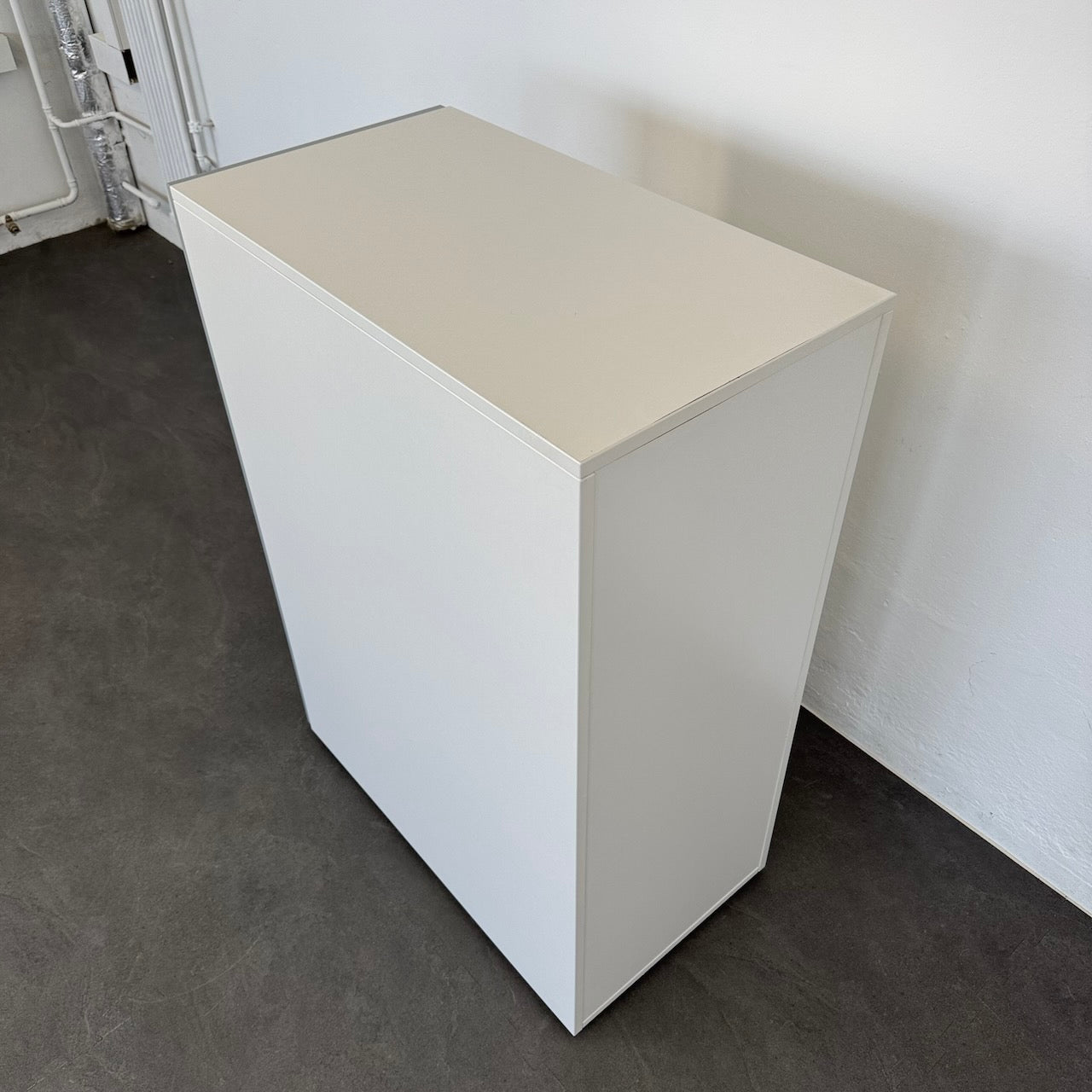 Steelcase Apothekerschrank Öffnung links Ansicht von hinten - 6040025
