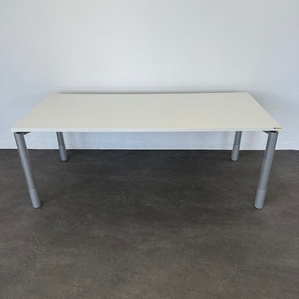HAWORTH Fifty Schreibtisch 1800x800mm - Lichtgrau