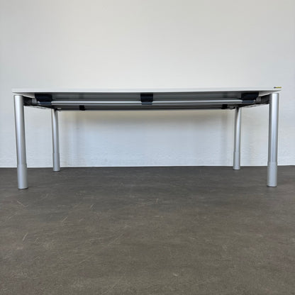 Haworth Fifty Schreibtisch Ansicht von unten