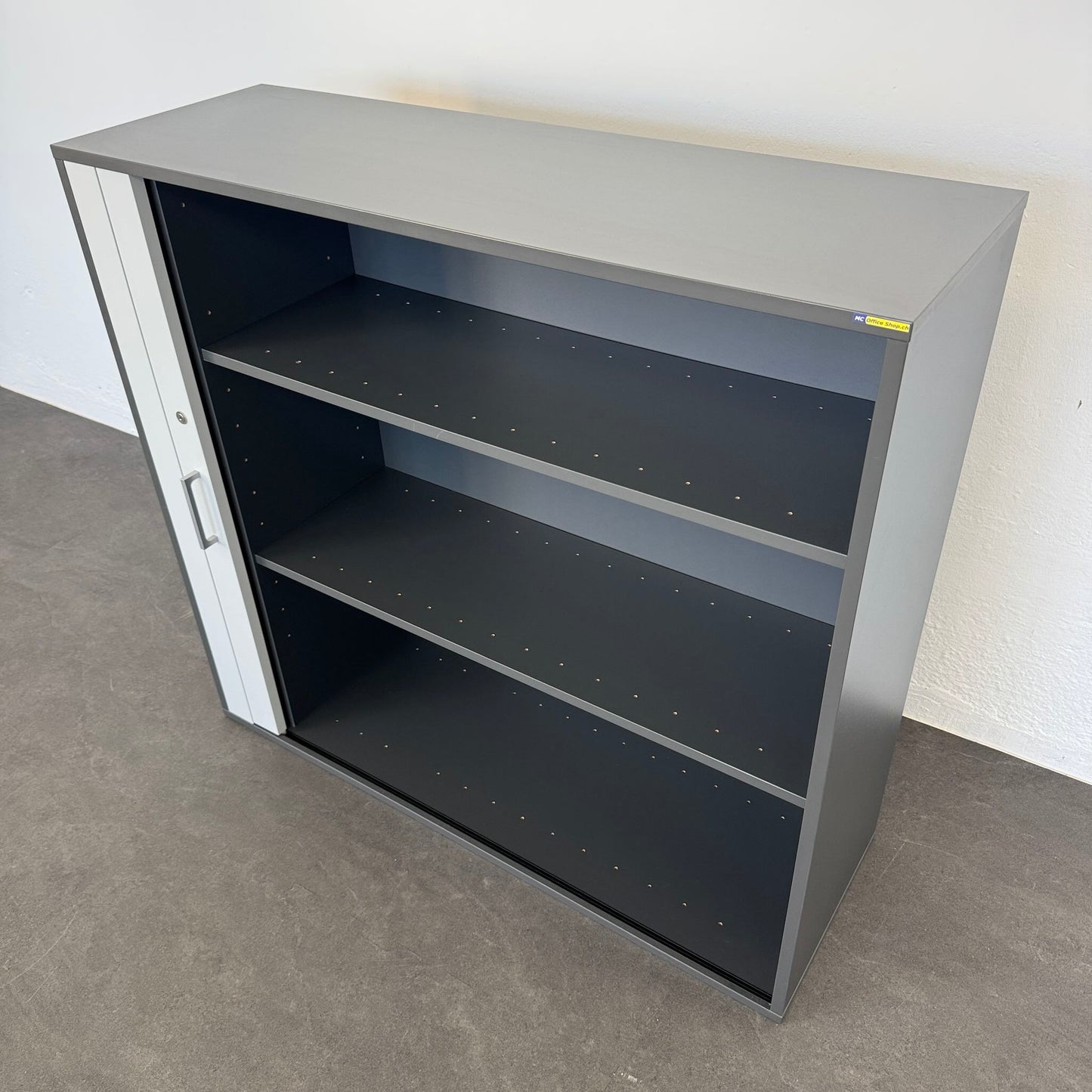 Ergodata V-Max Lateralschrank Ansicht von vorne rechts - 6040039