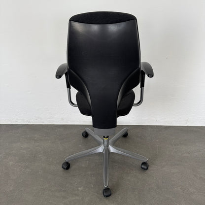Giroflex G64 Bürodrehstuhl Ansicht von hinten - 6040050