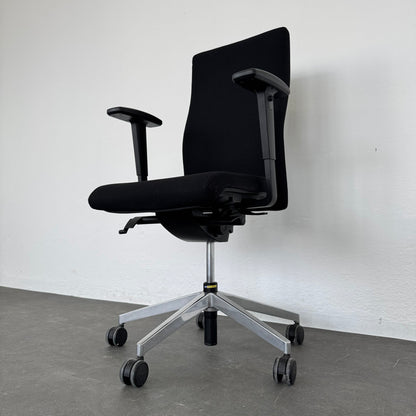Züco Cubo Bürodrehstuhl Ansicht von unten rechts - 6040053