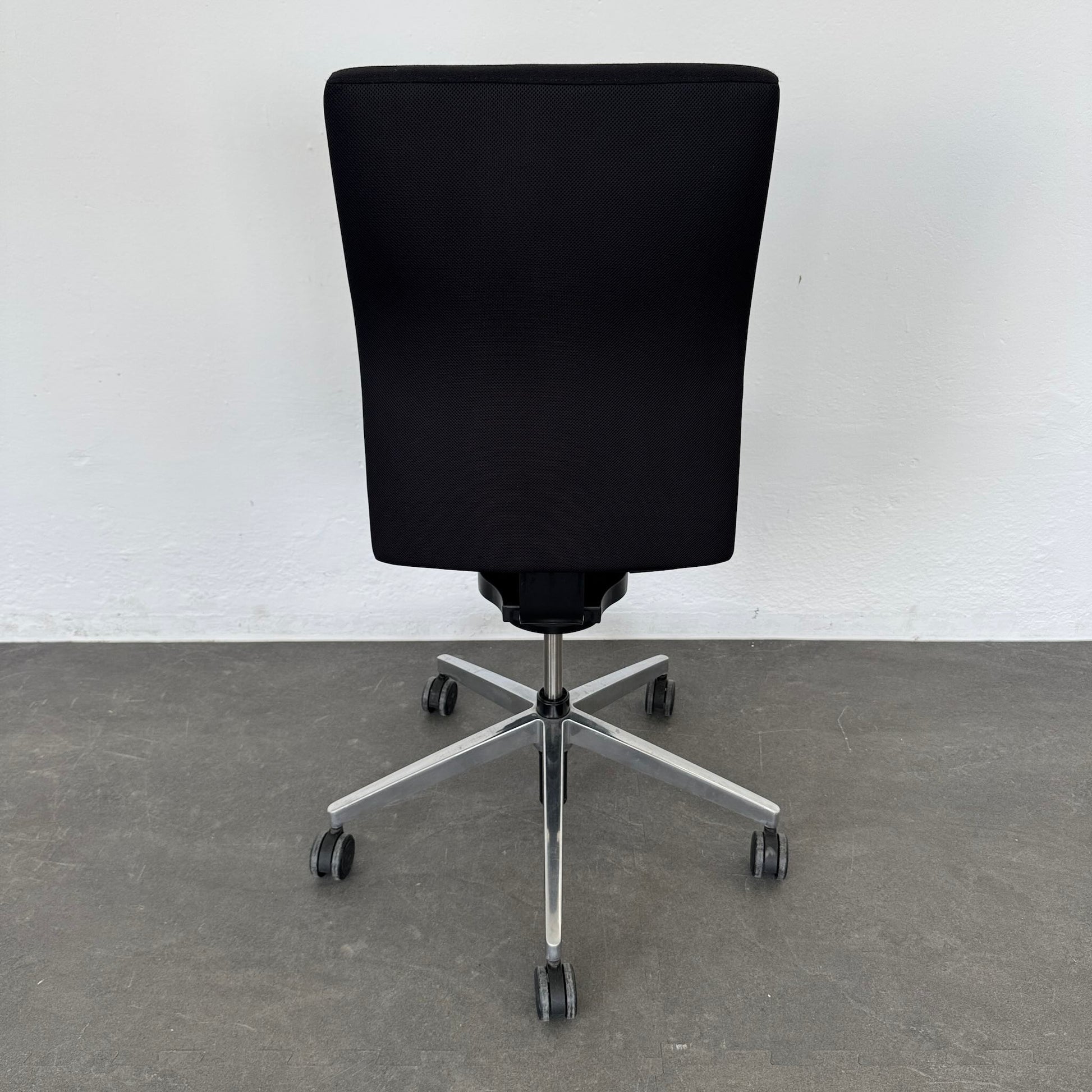 Züco Cubo Bürodrehstuhl Ansicht von hinten - 6040054