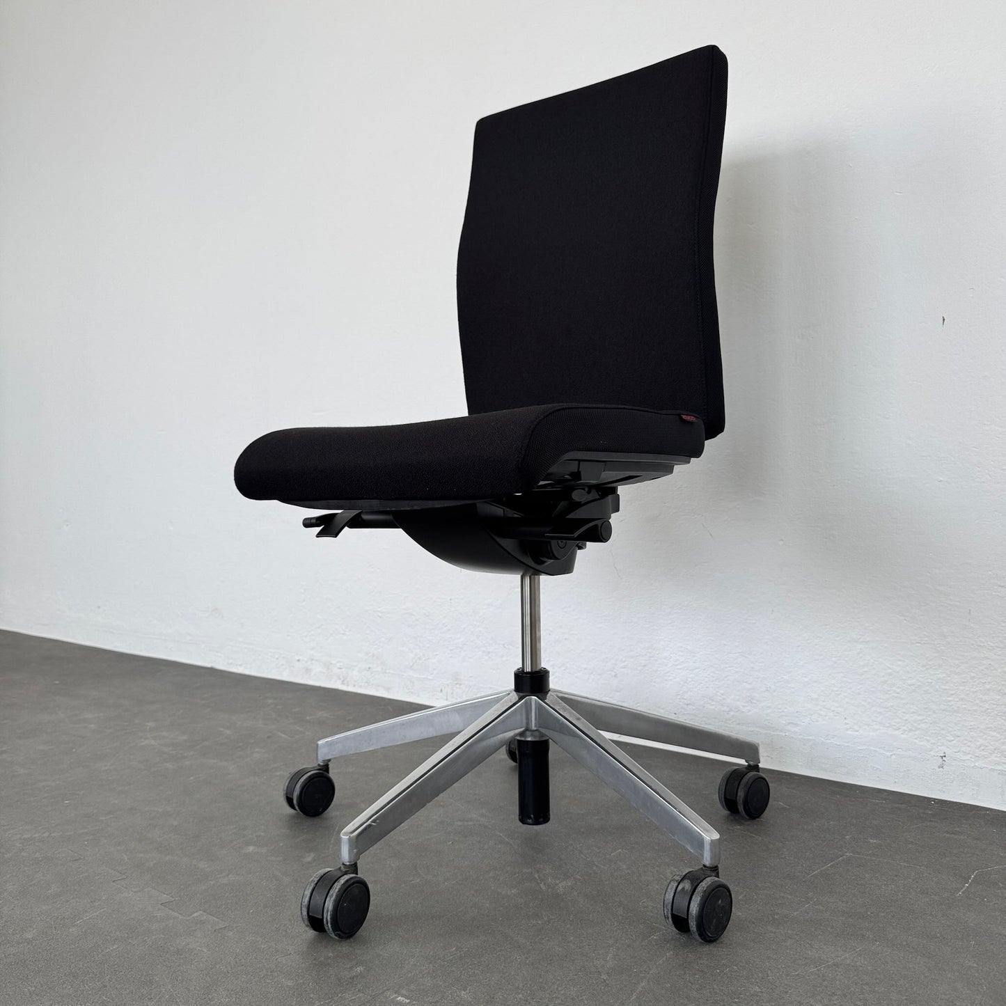 Züco Cubo Bürodrehstuhl Ansicht Höhenlift - 6040054
