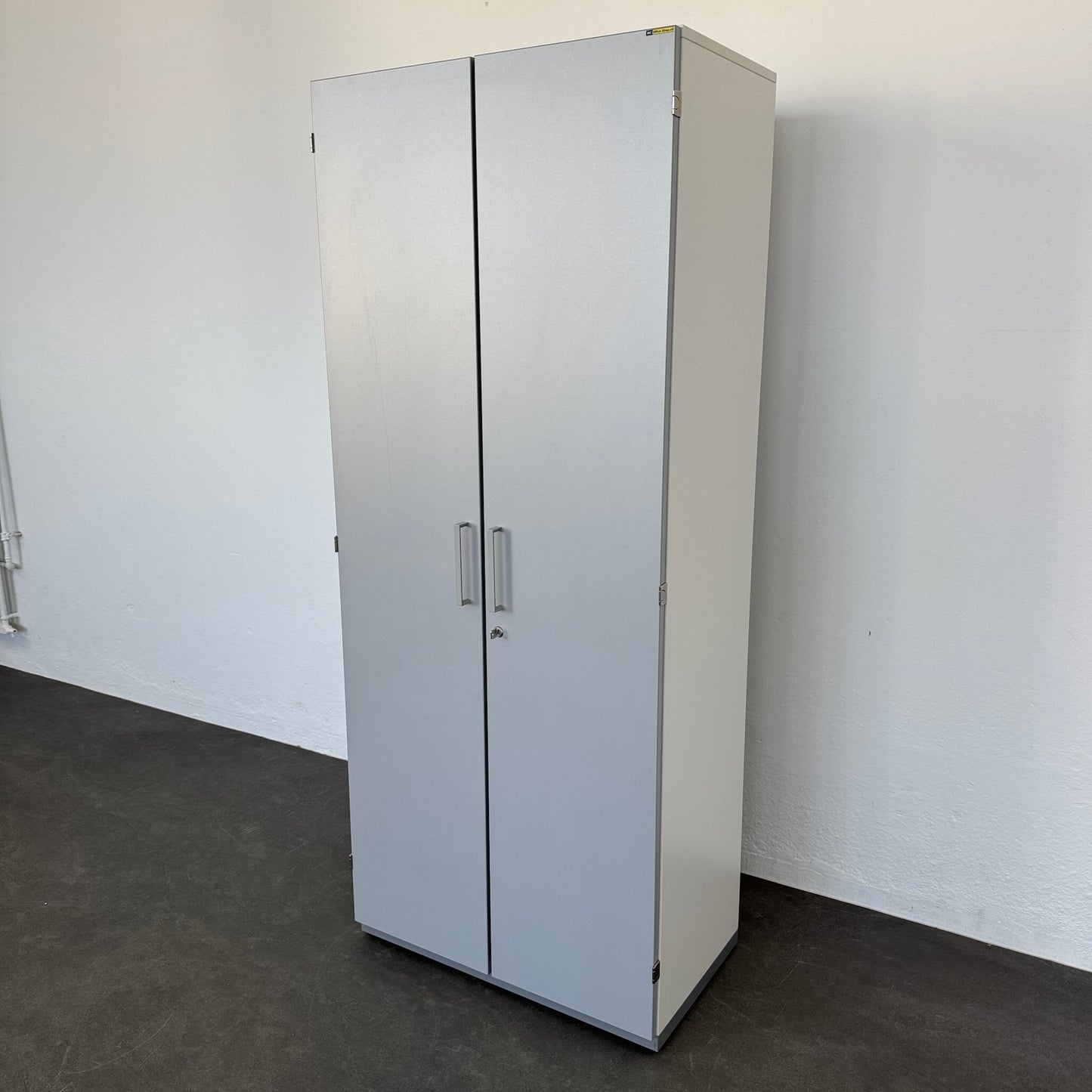 Steelcase Share It Flügeltür-Garderobenschrank mit Schlüssel - 6040059