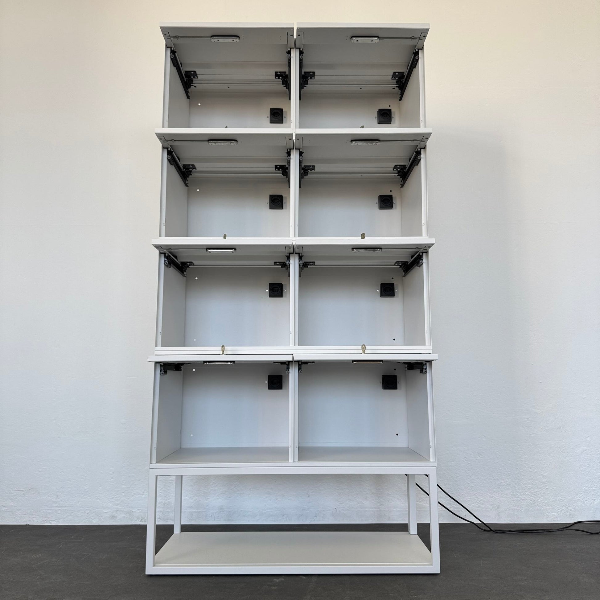 Lista Office LO Locker Garderobenschrank Ansicht von unten - 6040063