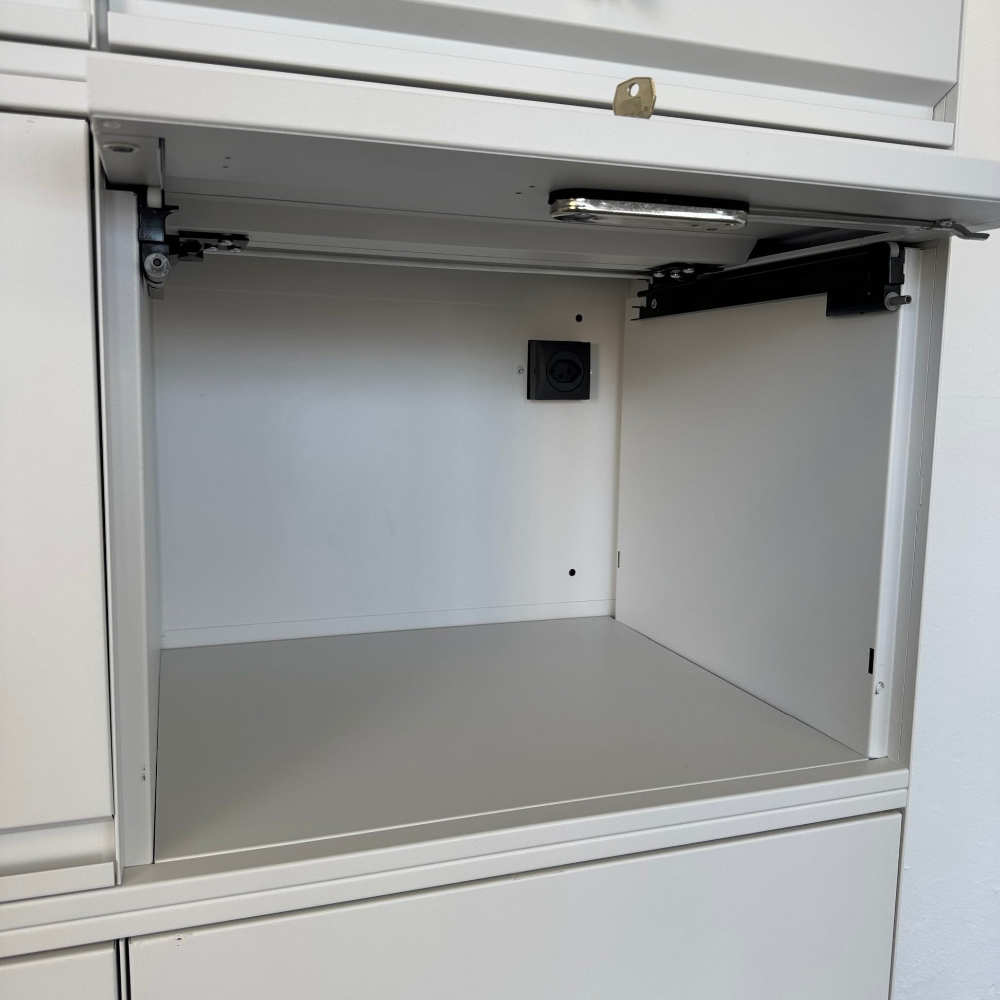 Lista Office LO Locker Garderobenschrank Detailfoto eines Abteils - 6040063