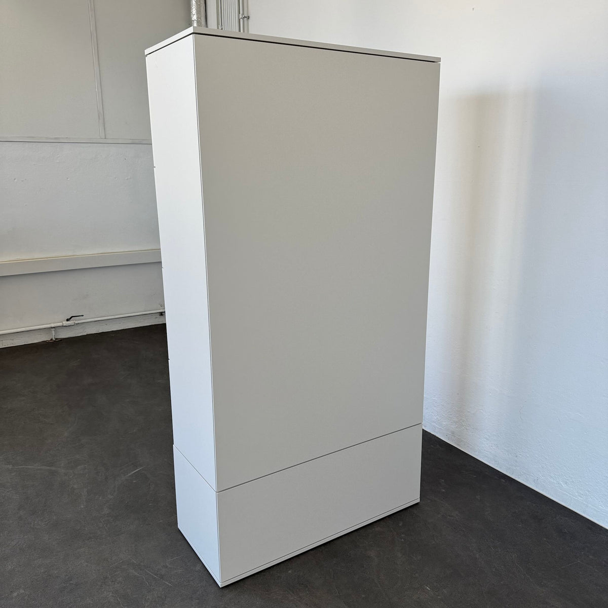 Haworth BeHold Locker Garderobenschrank Ansicht von von der Seite - 6040307