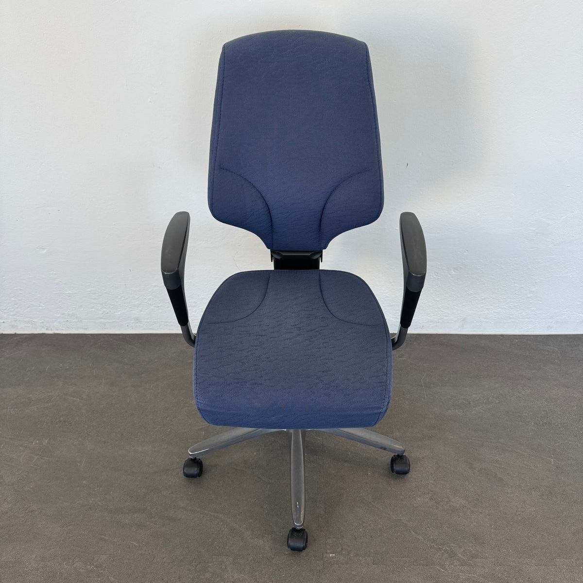 Giroflex G64 Bürodrehstuhl mit Bezug Stoff Blau gemustert - 6040316