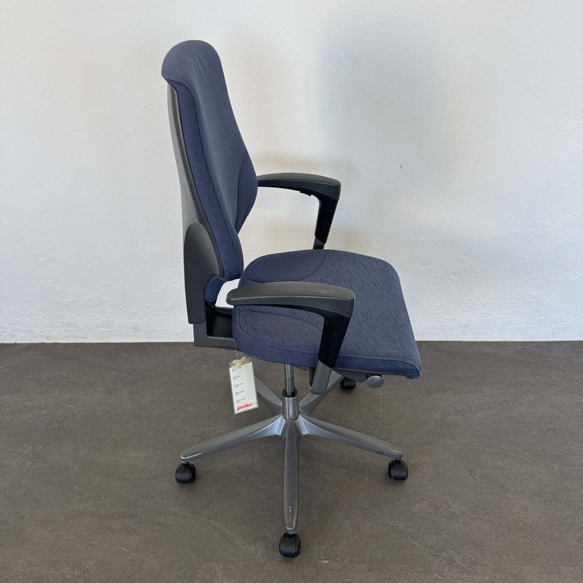 Giroflex G64 Bürodrehstuhl mit Fusskreuz Aluminium Anthrazit - 6040316