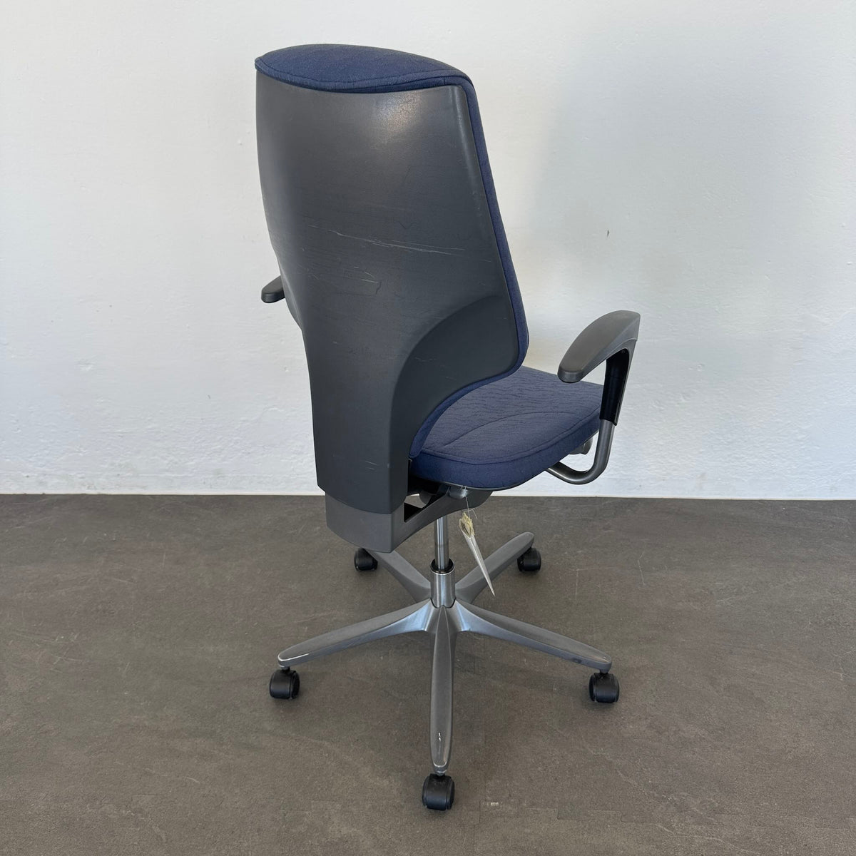 Giroflex G64 Bürodrehstuhl mit Rückenlehne - 6040316