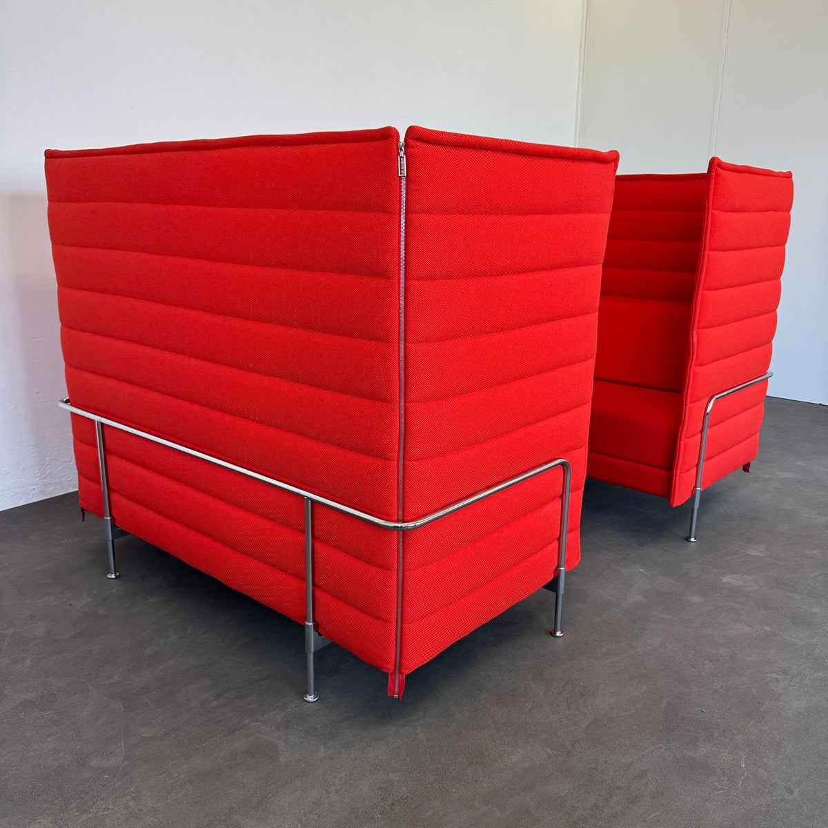 Vitra Alcove Highback Cabin Lounge-Sessel Ansicht von der Seite - 6040319