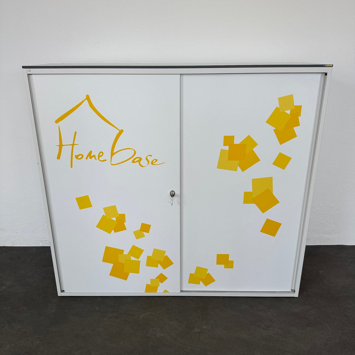 Lista Storage Schiebetür-Aktenschrank Metall Weiss mit gelben Klebern - 6040328