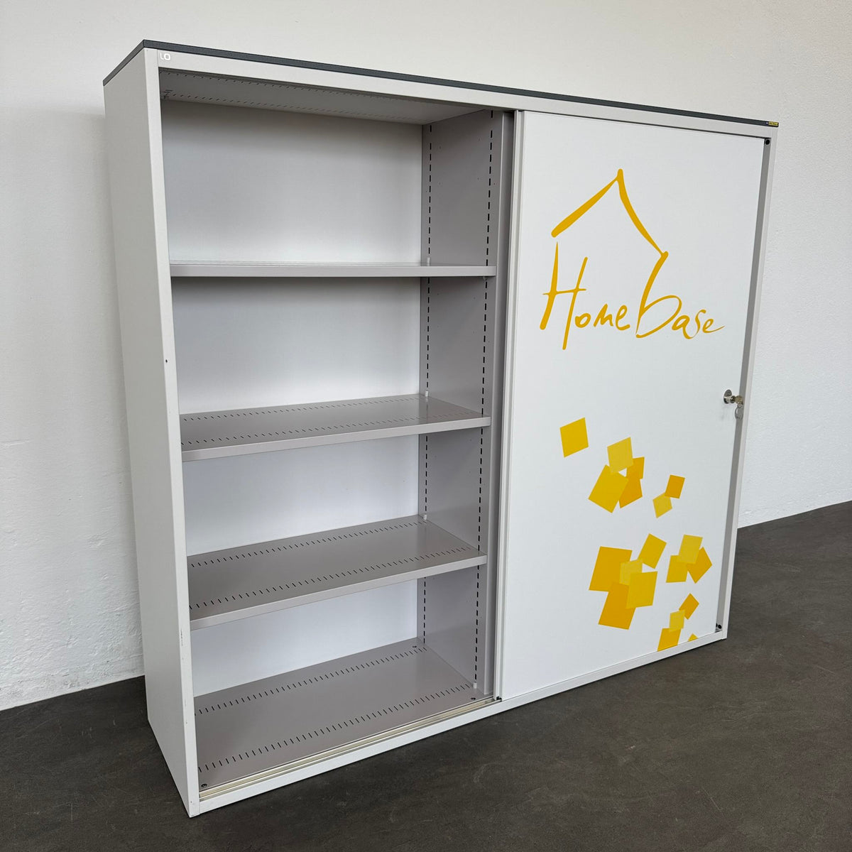 Lista Storage Schiebetür-Aktenschrank mit je 3 Fachböden pro Seite - 6040328