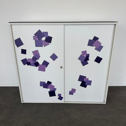 Lista Storage Schiebetür-Aktenschrank Metall Weiss mit violetten Klebern - 6040330