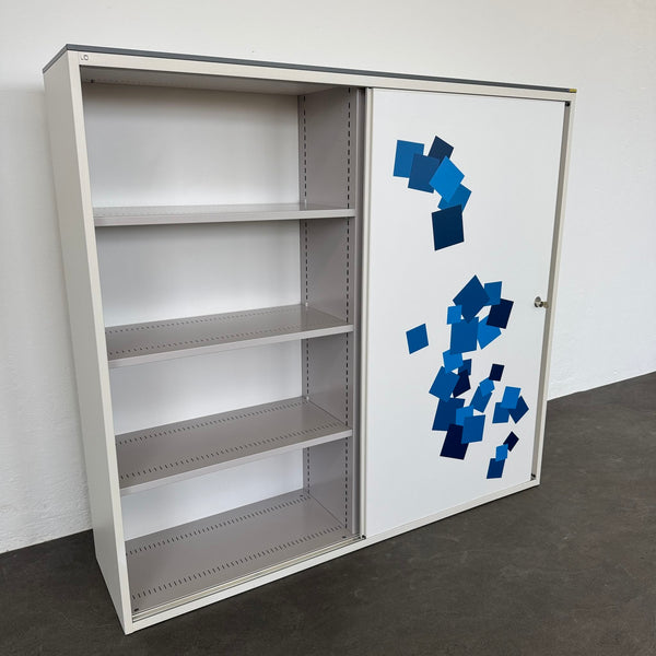 Lista Office LO Storage Schiebetür-Aktenschrank 4-OH - Weiss-Blau Beschriftung - mit Schlüssel