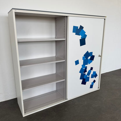 Lista Storage Schiebetür-Aktenschrank mit je 3 Fachböden pro Seite - 6040332