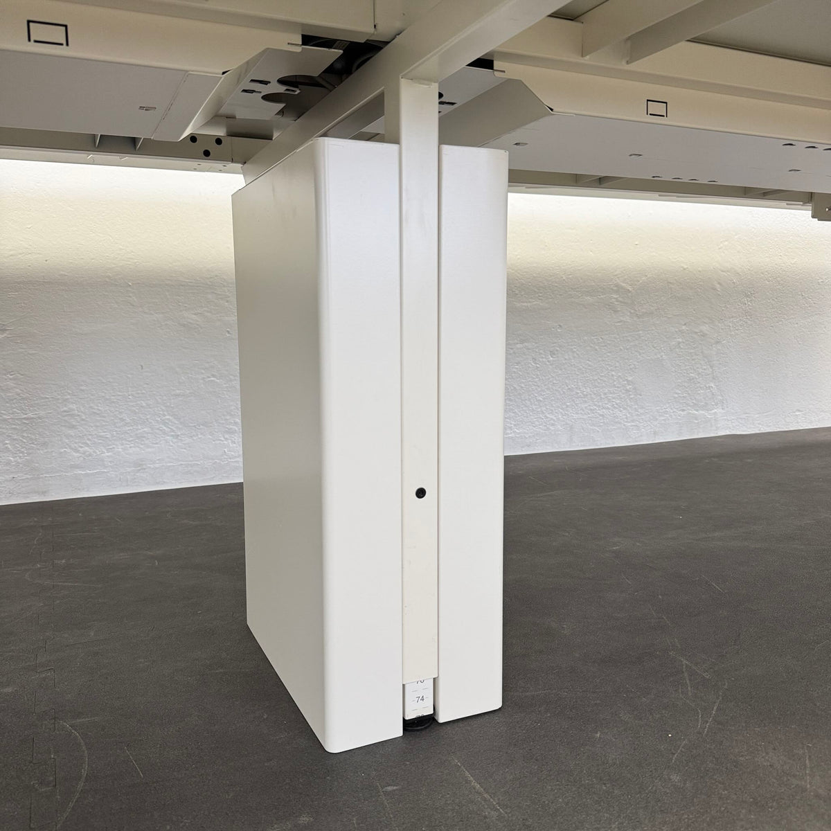 Lista Office LO Motion XXL Sitzungstisch Detailfoto Mittelfuss - 6040360
