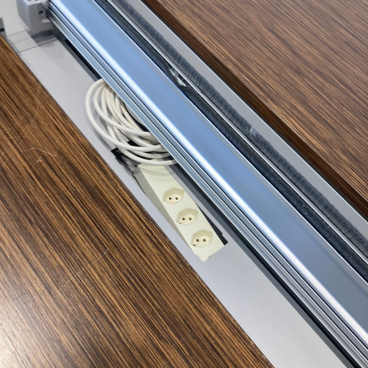 Steelcase 4.8 four point eight Sitzungstisch Detailfoto Mehrfachstecker - 6040365