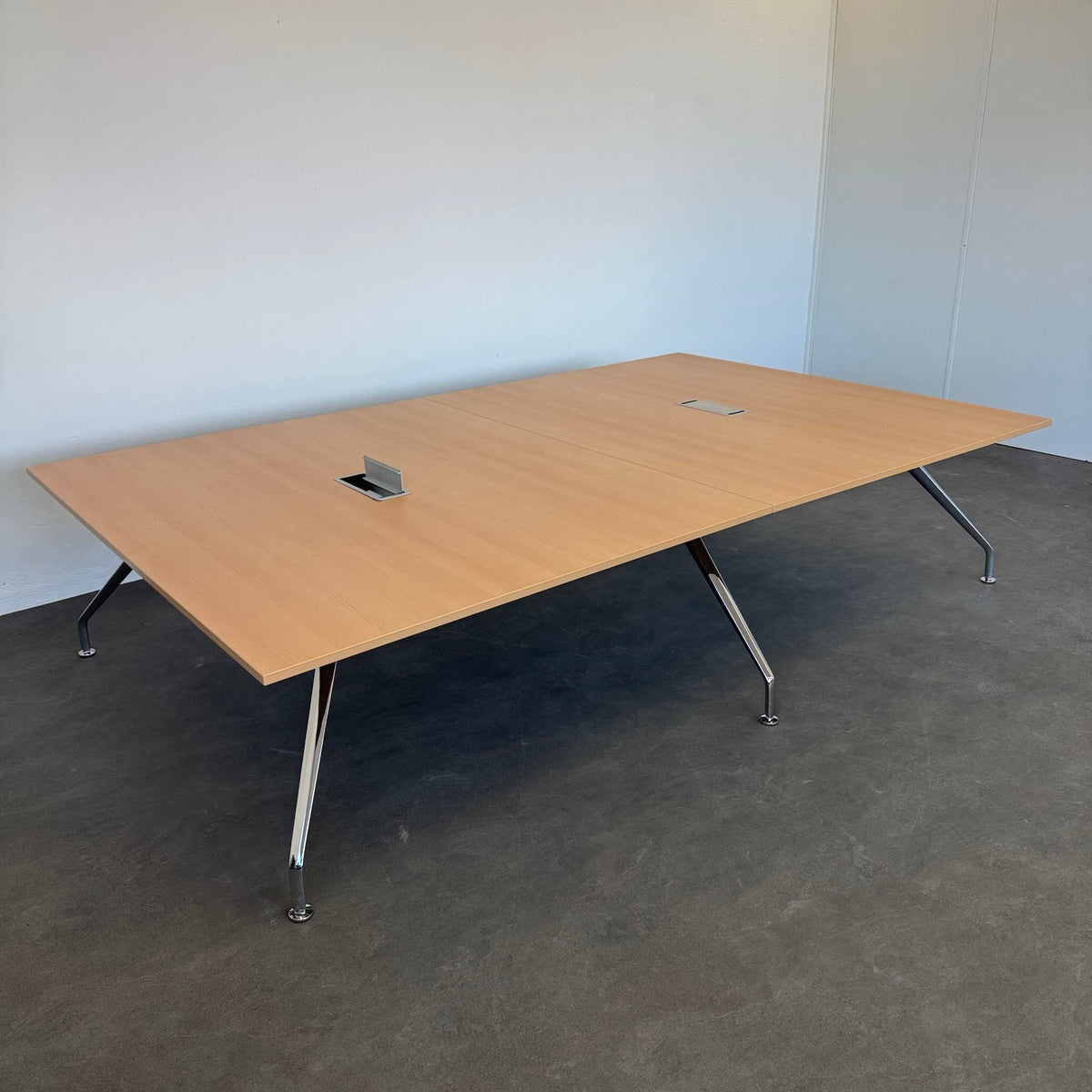 Wilkhahn Graph 300 Special Konferenztisch mit Gestell 6-Fuss Chrom glanz - 6040376