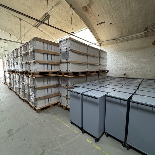 Novel Roll-Caddys in Hellblau