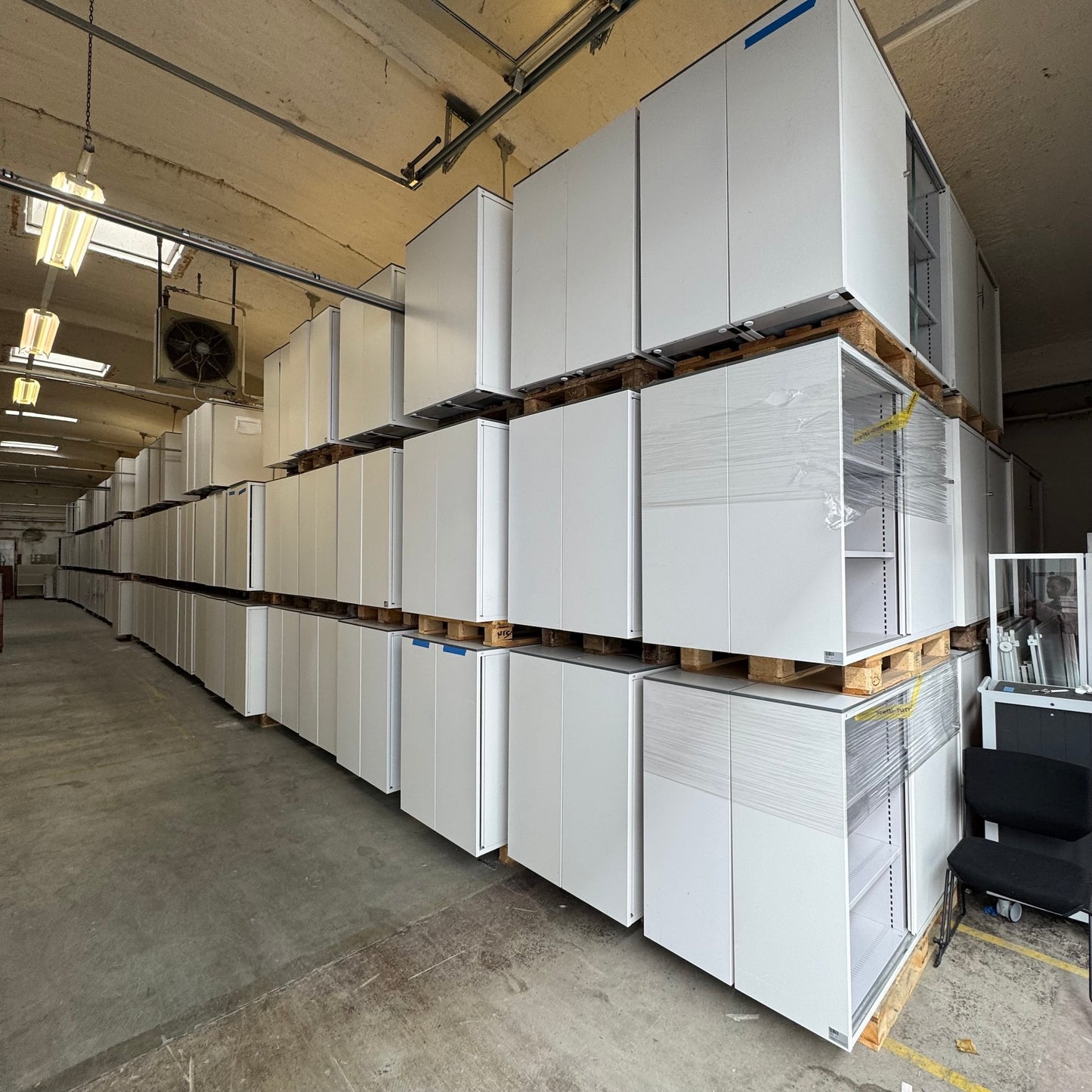 Hunderte Schiebetür-Schränke von Lista Office LO